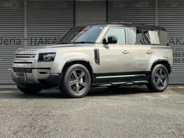 2023 Landrover Defender — photo 3