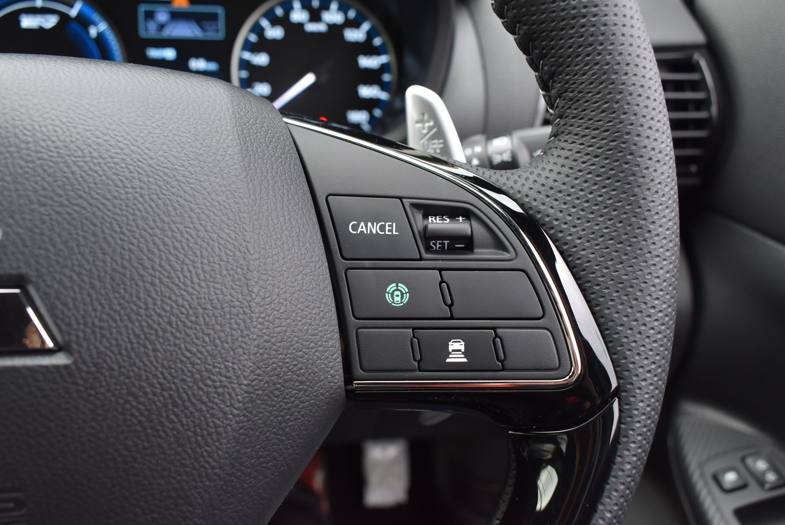 Mitsubishi Eclipse Cross PHEV 2.4 Black Edition 4WD Hail Damage Registered Unused Vehicle — photo 8