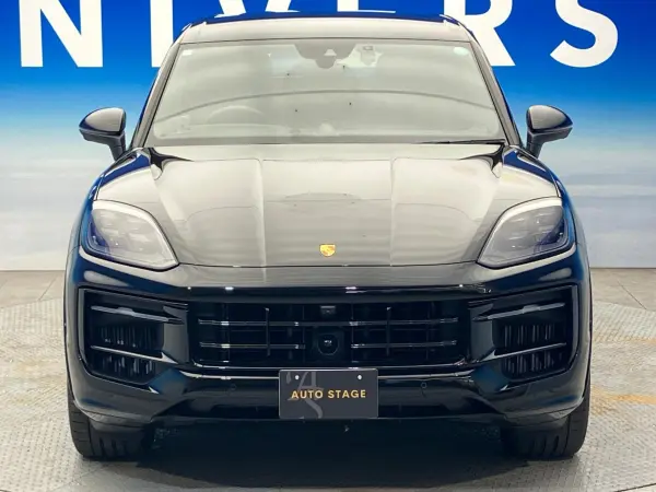 2023 Porsche Cayenne — photo 2