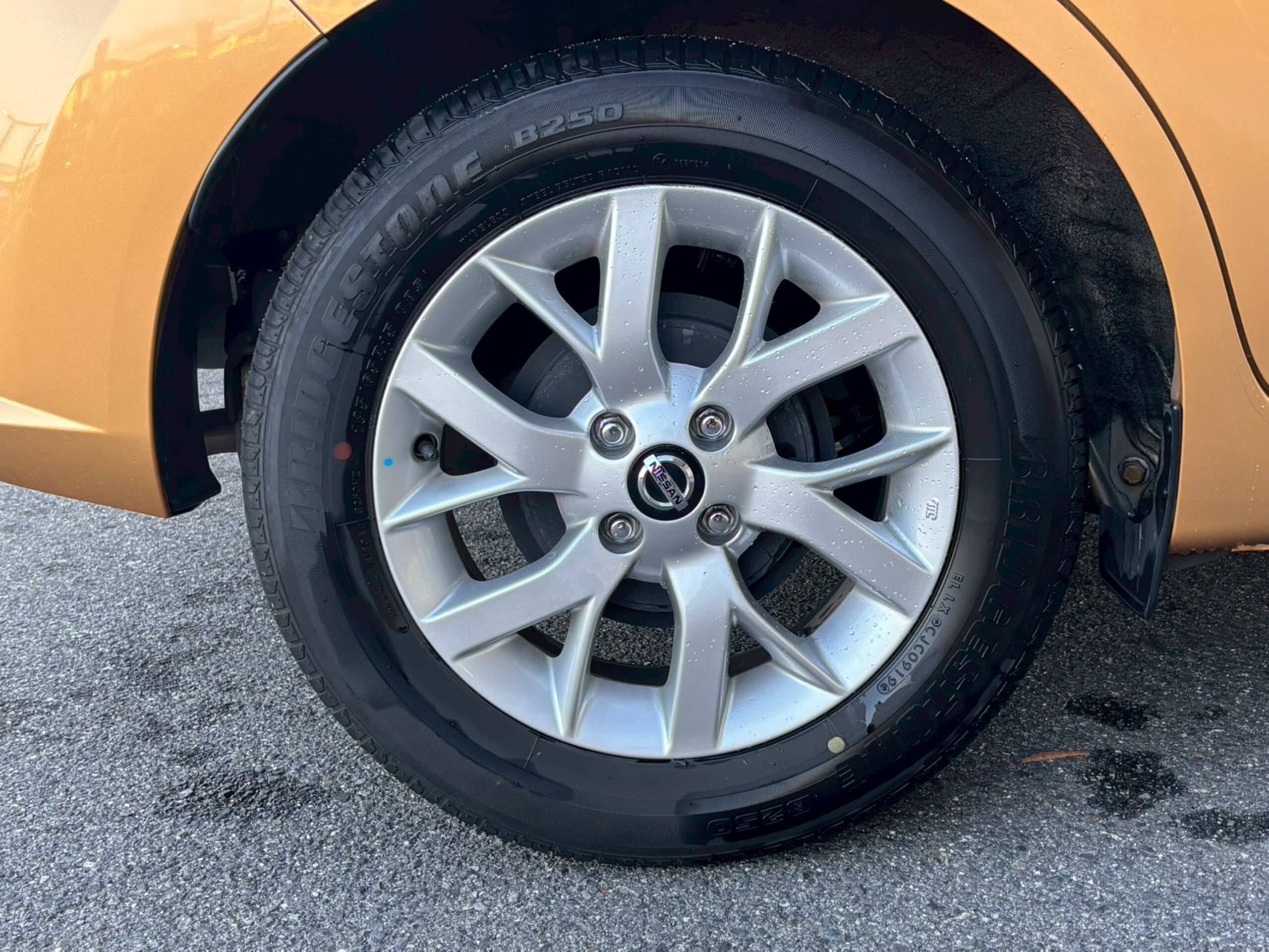 Nissan Note 1.2 e-POWER X with Factory Navi, Around View Monitor, ETC, Drive Recorder, Digital Room Mirror, LED Headlights, Heated Door Mirrors, Steering Switches, Factory Alloy Wheels — photo 9