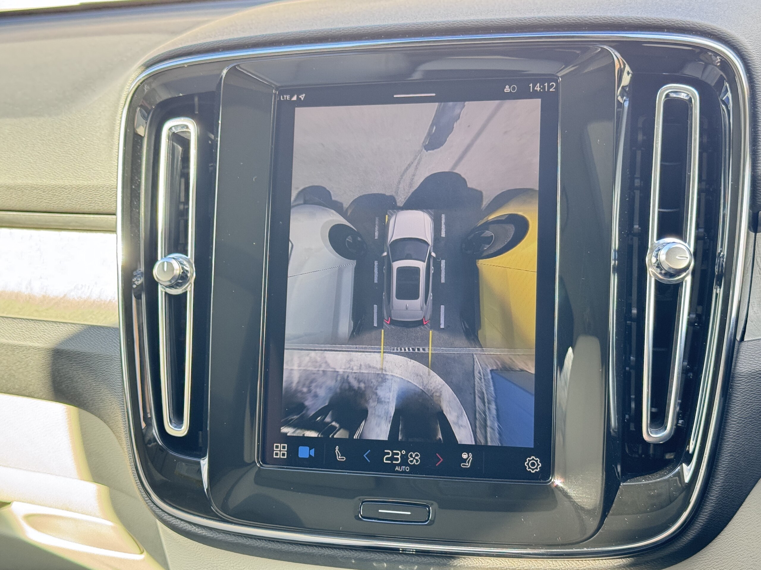 Volvo XC40 Ultra B4 AWD 4WD — photo 9