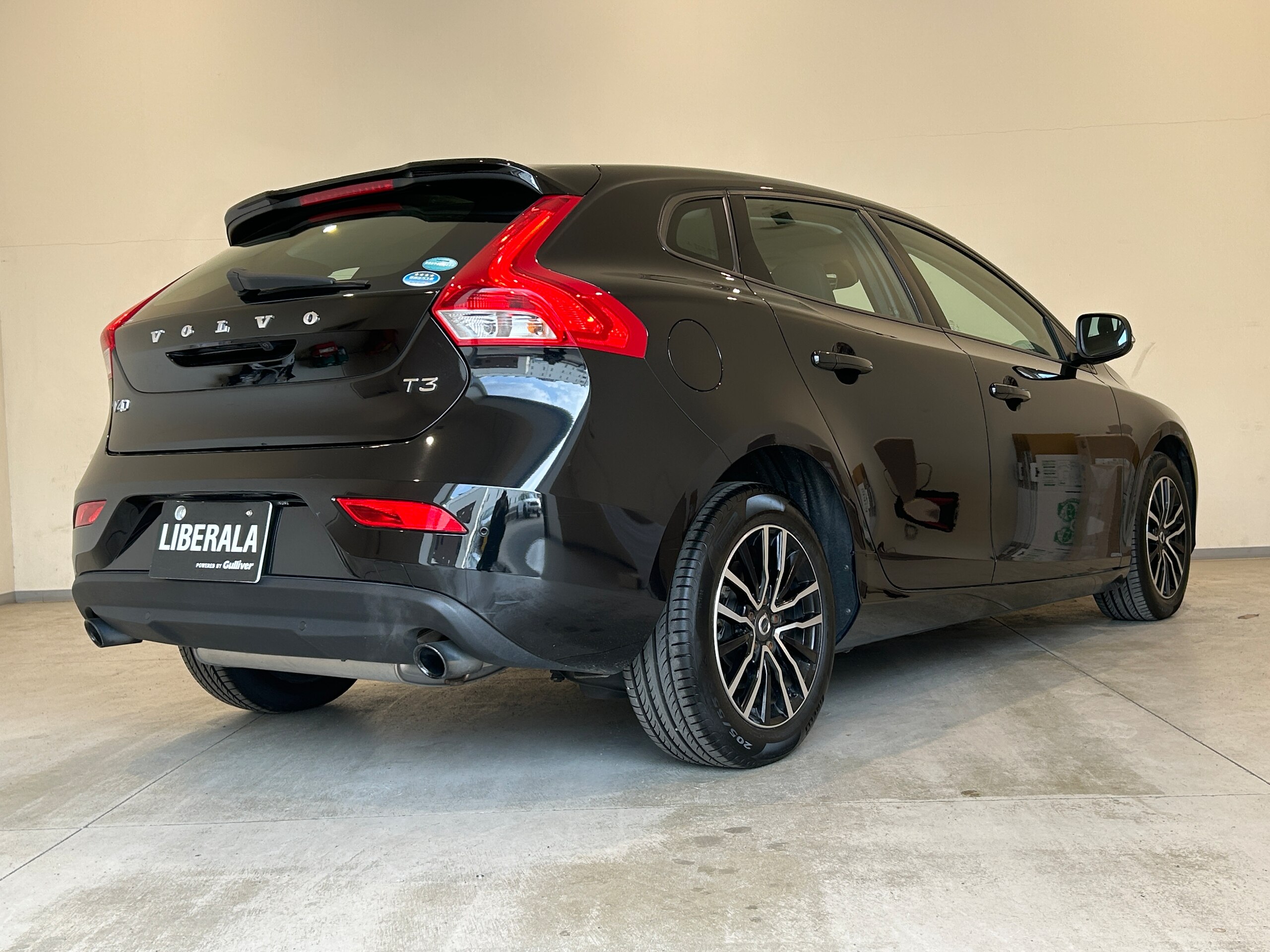 2019 Volvo V40 — photo 3