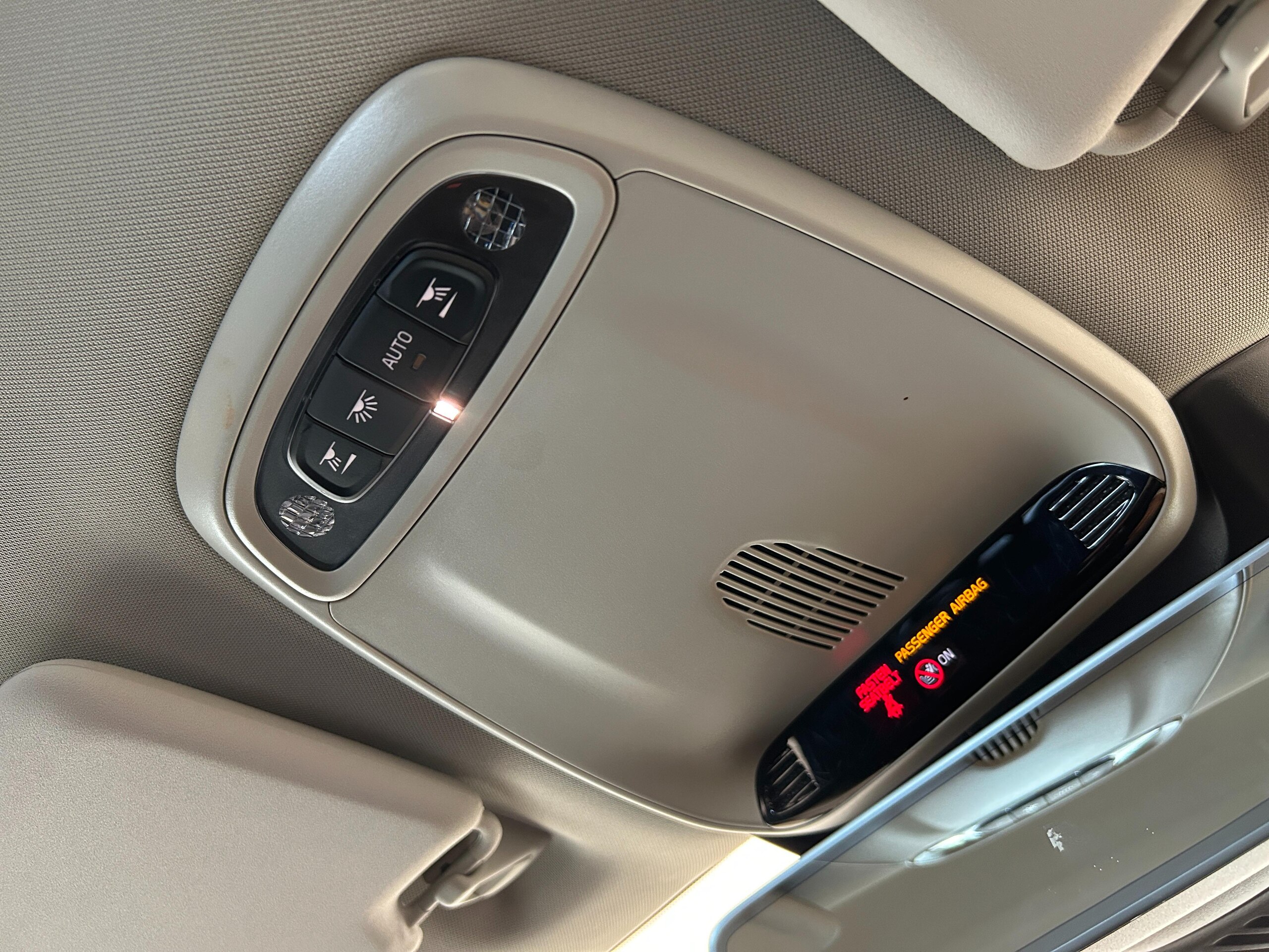 Volvo V40 T3 R-Design Edition — photo 7