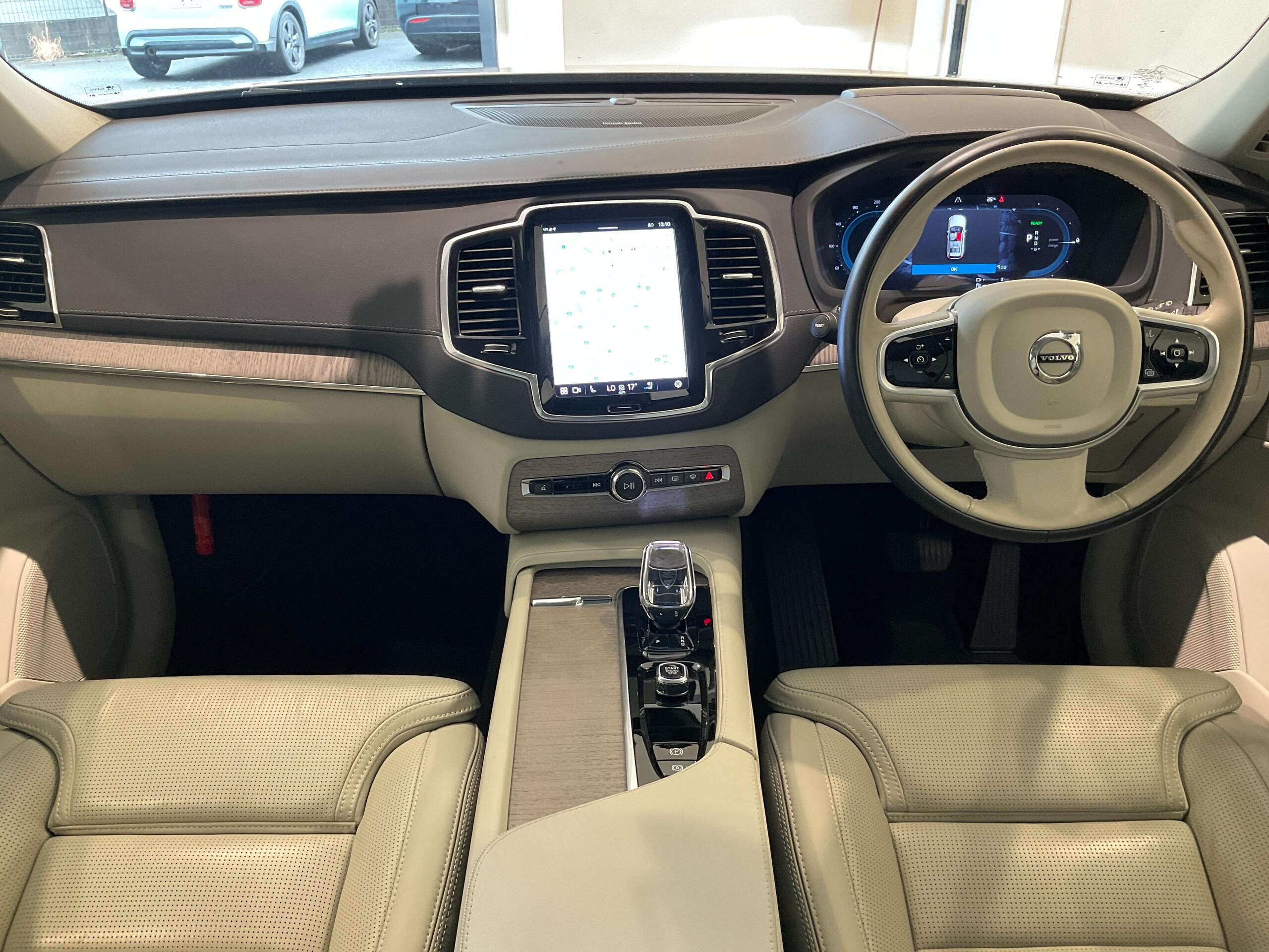 2022 Volvo Xc90 — photo 2