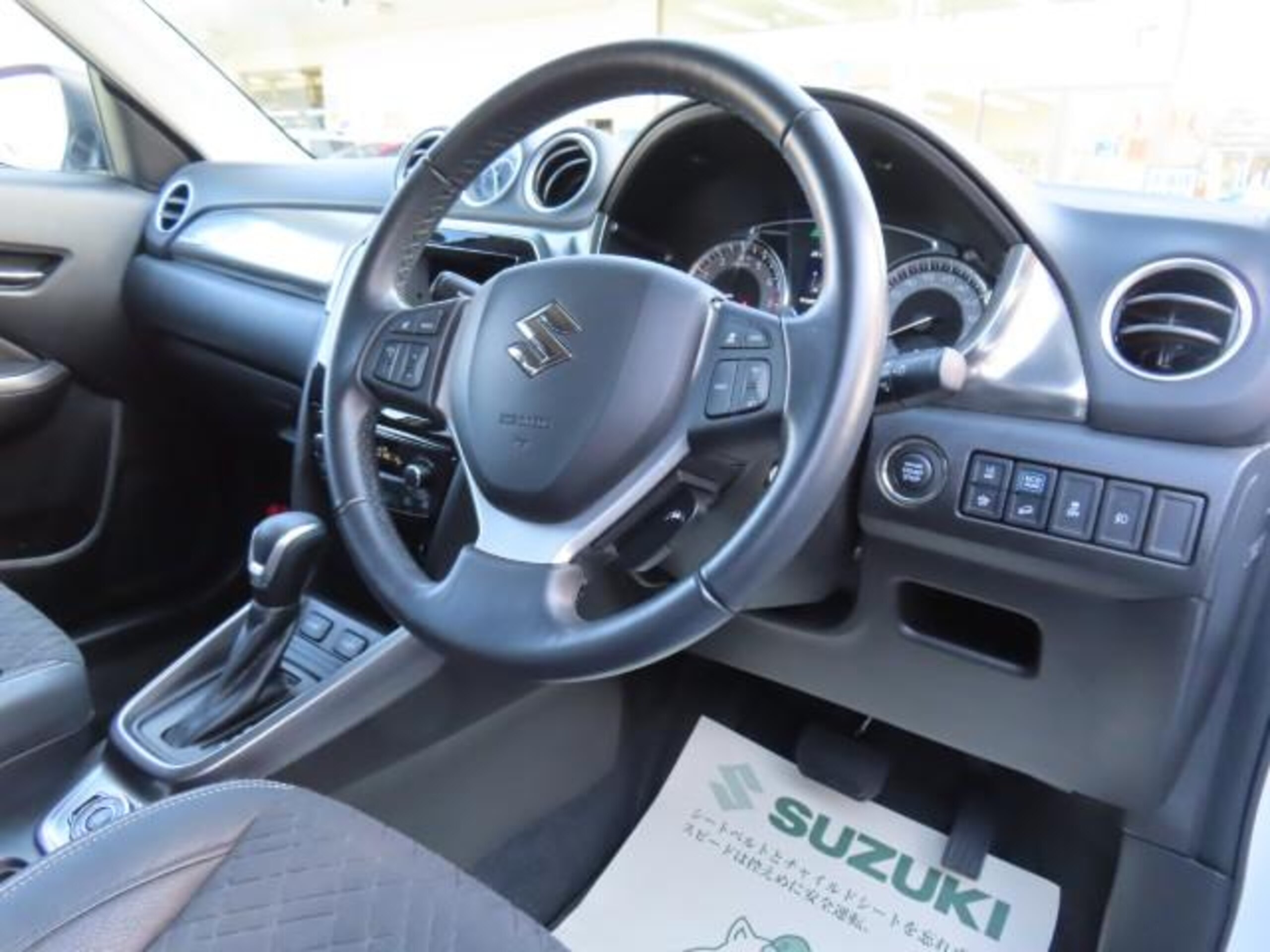 Suzuki Escudo 1.5 4WD — photo 9