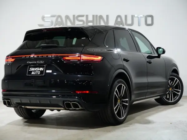2019 Porsche Cayenne — photo 2