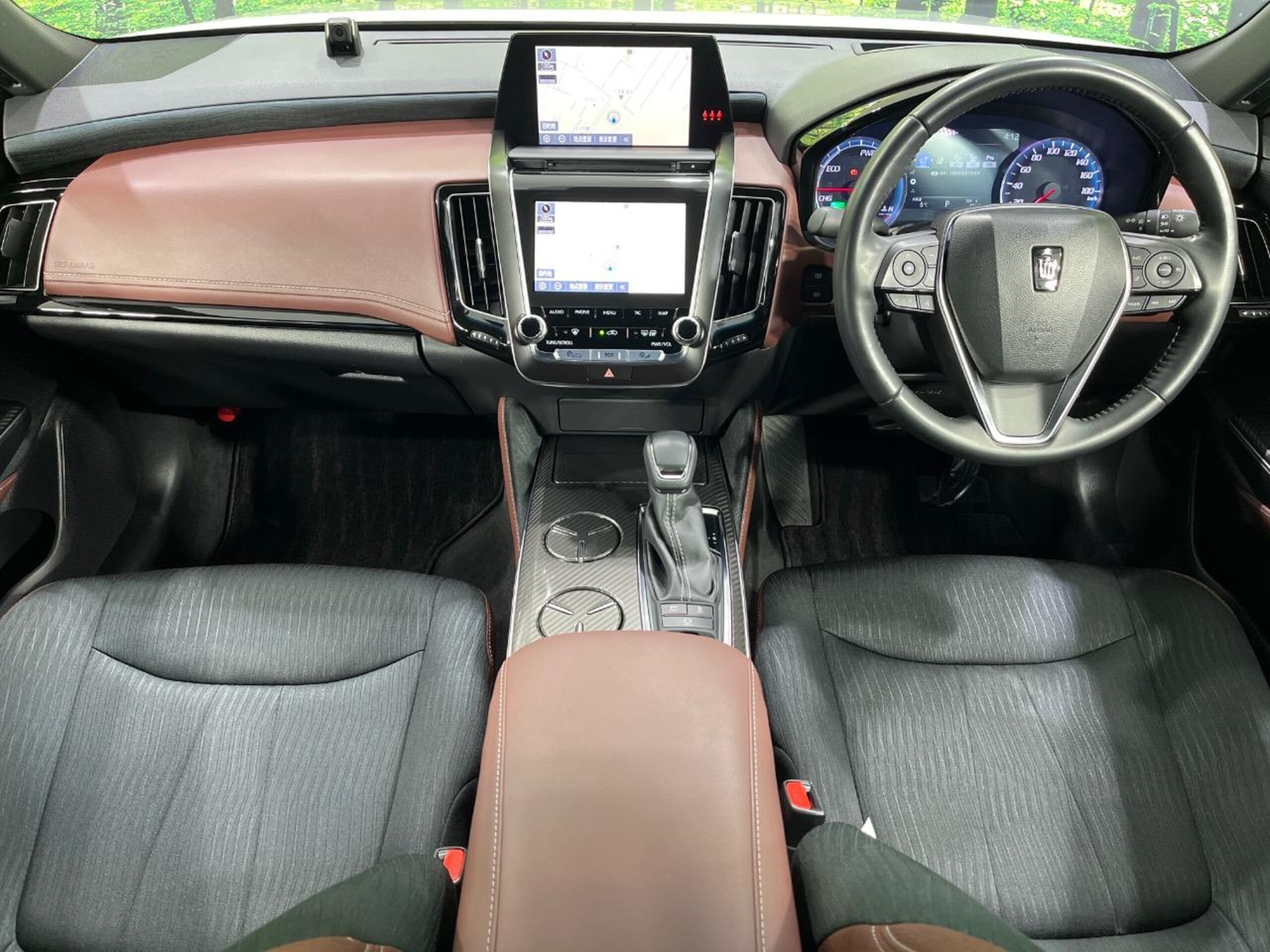 2019 Toyota Crown — photo 2