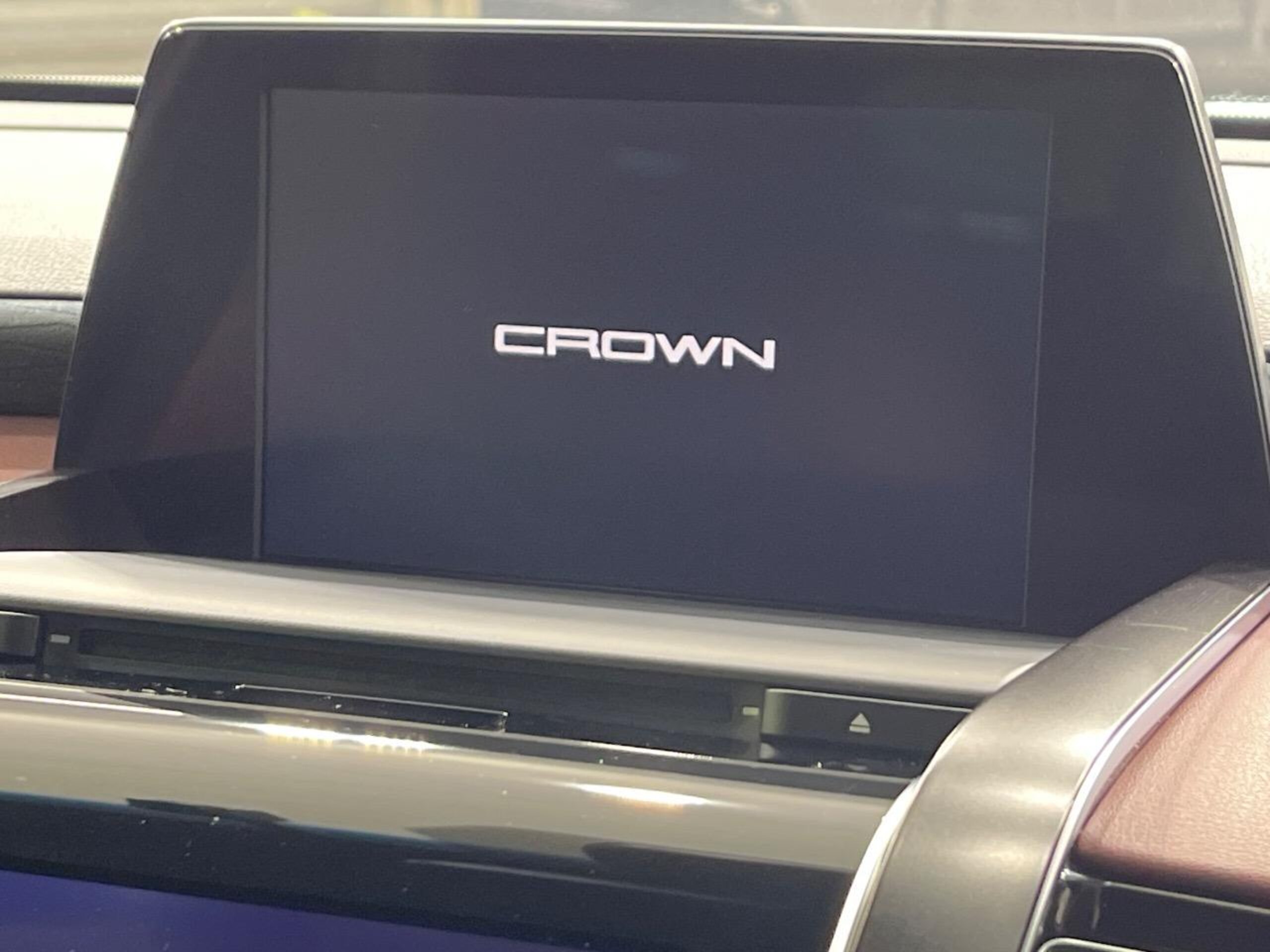 2019 Toyota Crown — photo 3