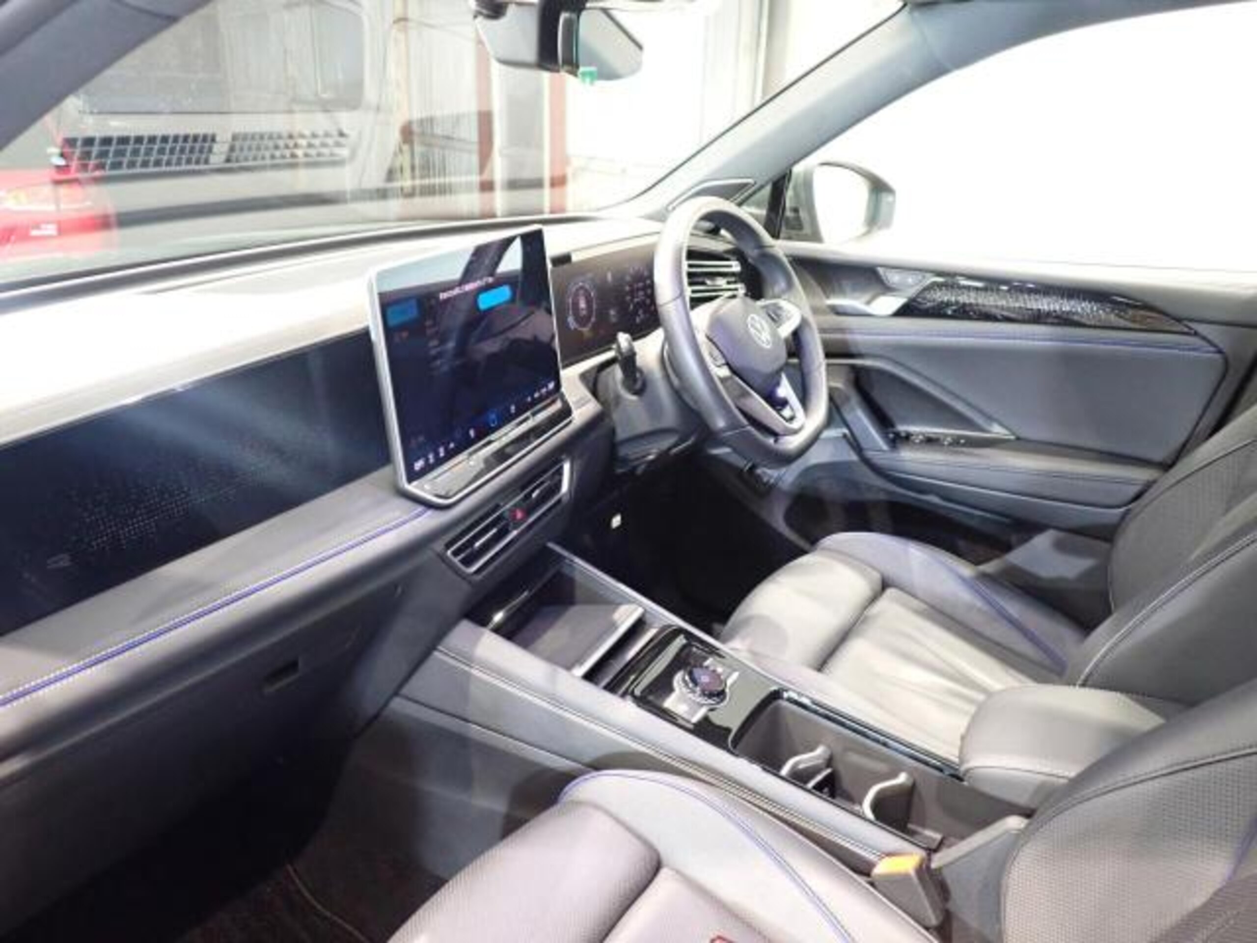 Volkswagen Tiguan eTSI R-Line Certified Used Car with Manufacturer Warranty — photo 9