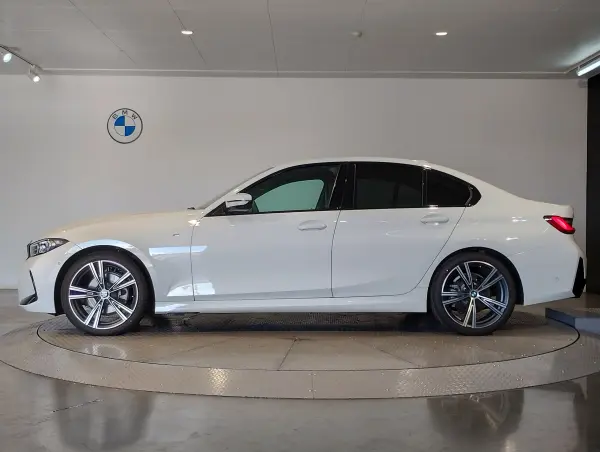 BMW 3 Series 320d xDrive M Sport Edition Shadow — photo 7