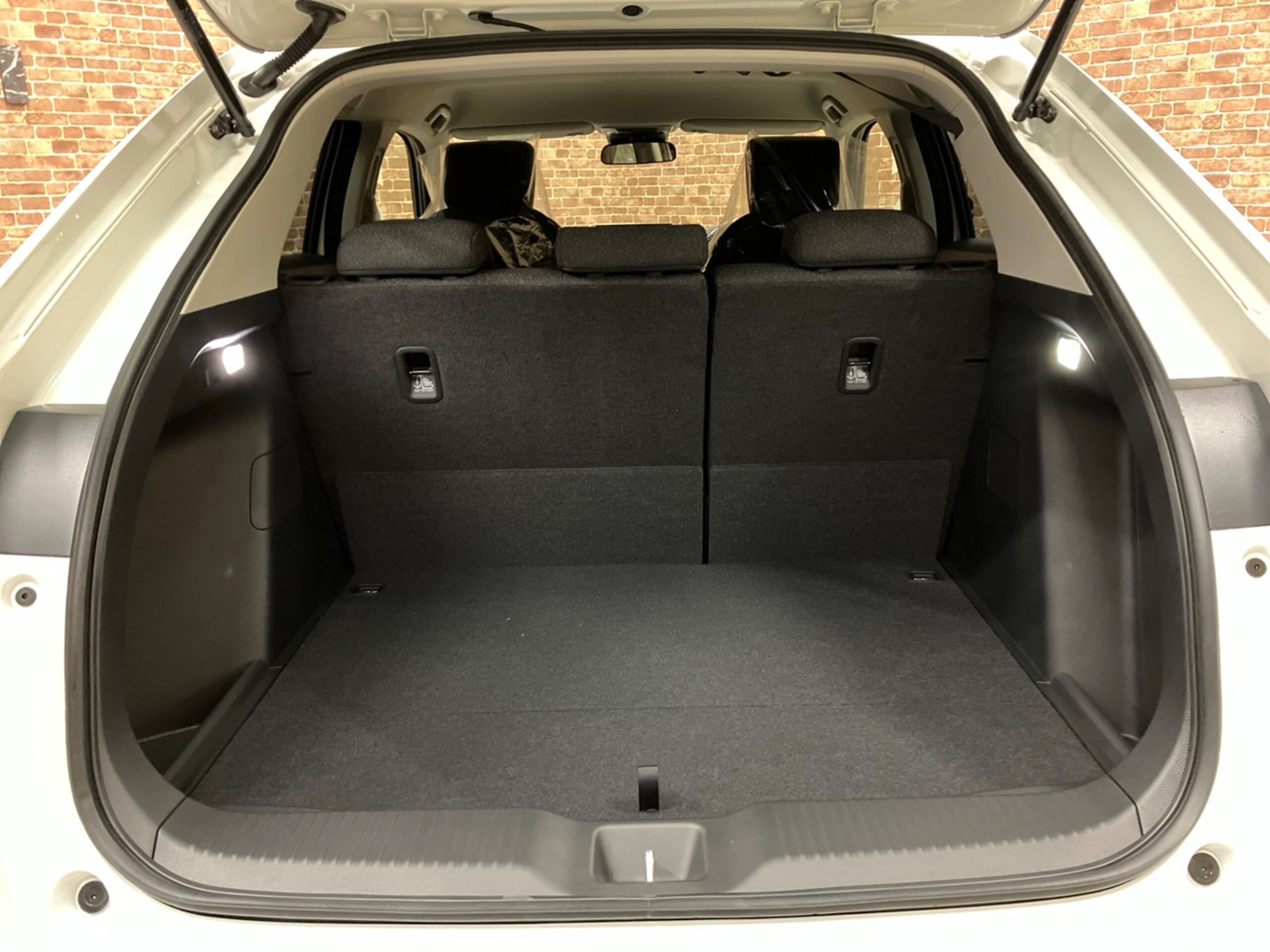 Honda Vezel 1.5 e:HEV X — photo 8