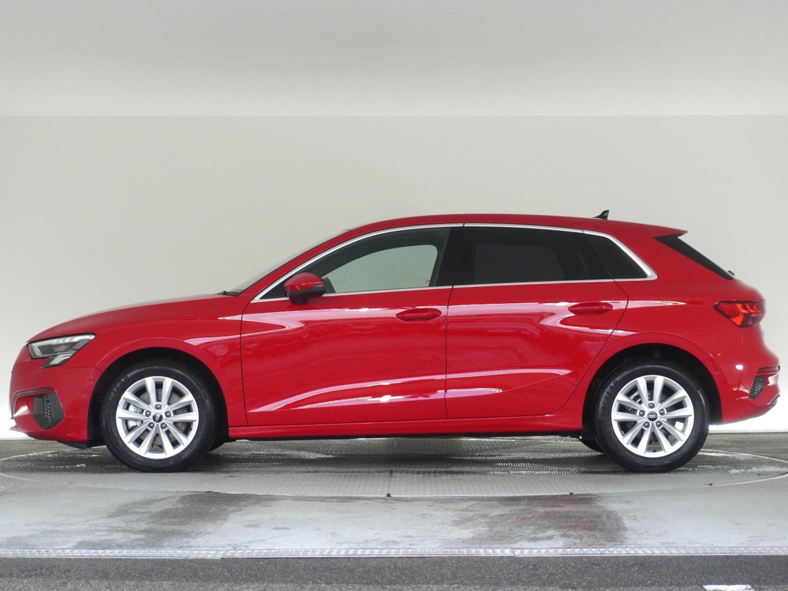 2021 Audi A3 Sportback — photo 3