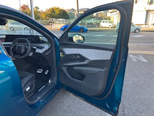 Peugeot 3008 GT Alcantara Package Hybrid Mild Hybrid Certified Used Car with Warranty Maintenance ETC Drive Recorder Idling Stop Obstacle Sonar Lane Keep Active Cruise Control LED Lights Genuine Wheels (Obsession Blue) — photo 7