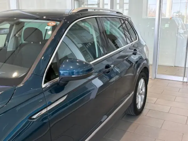 2023 Volkswagen Tiguan — photo 3