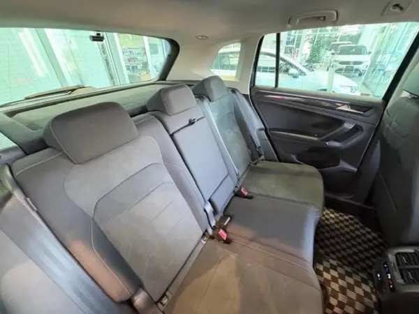 Volkswagen Tiguan TSI Elegance (Blue) — photo 8