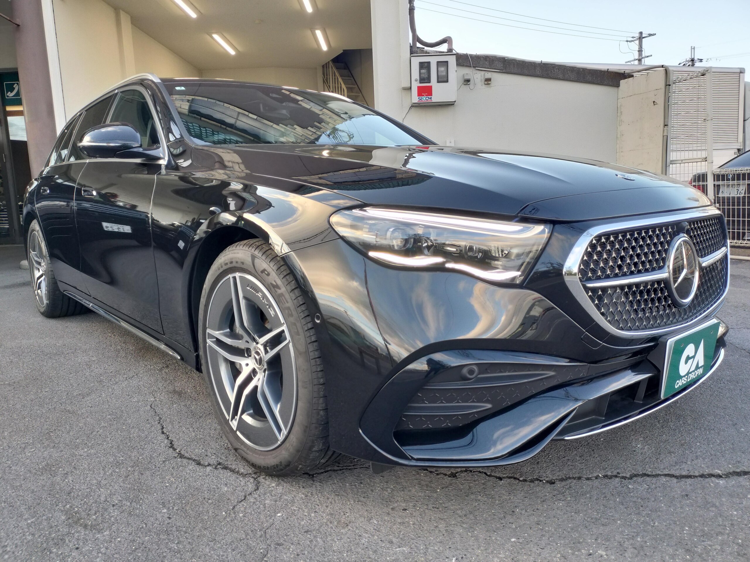 Mercedes-Benz E-Class Wagon E200 Avantgarde AMG Line Package (ISG Model) MP202501 Leather Exclusive P/Digital Interior P/Advanced P/Diamond Stitch Nappa Leather/Super Screen/Burmester Surround System/19AW/One Owner (Obsidian Black)