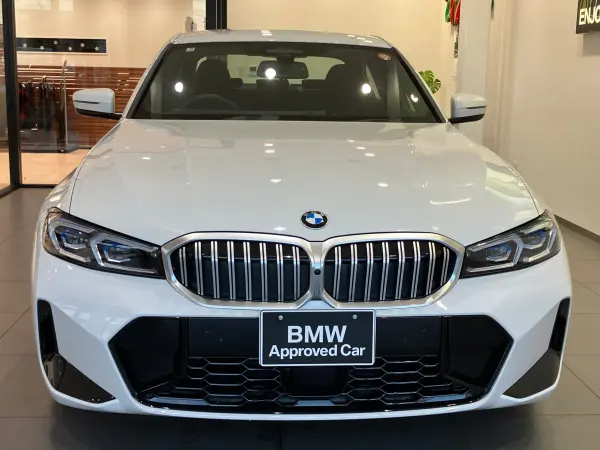 2025 Bmw 3 Series — photo 2