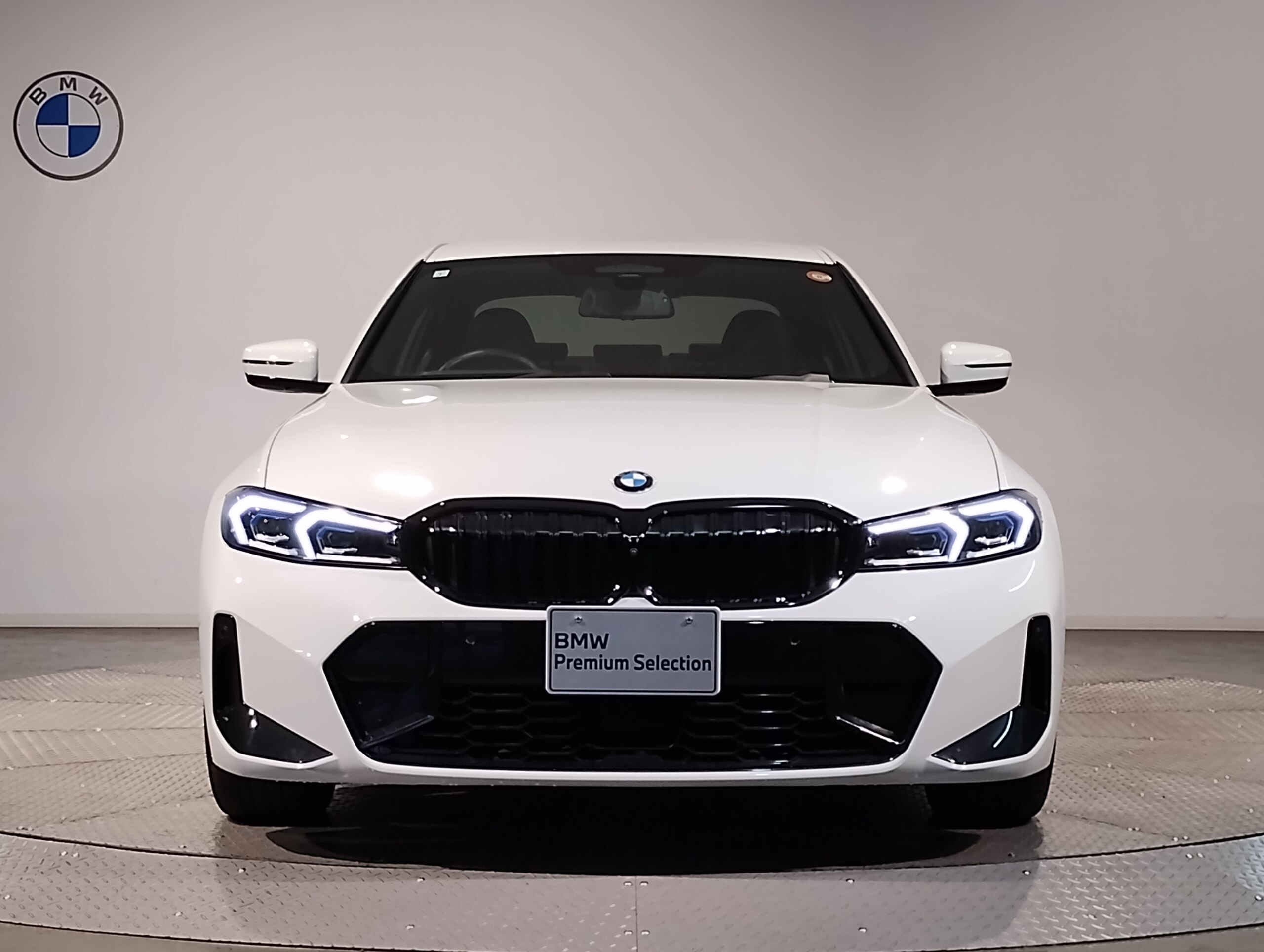 2024 Bmw 3 Series — photo 2