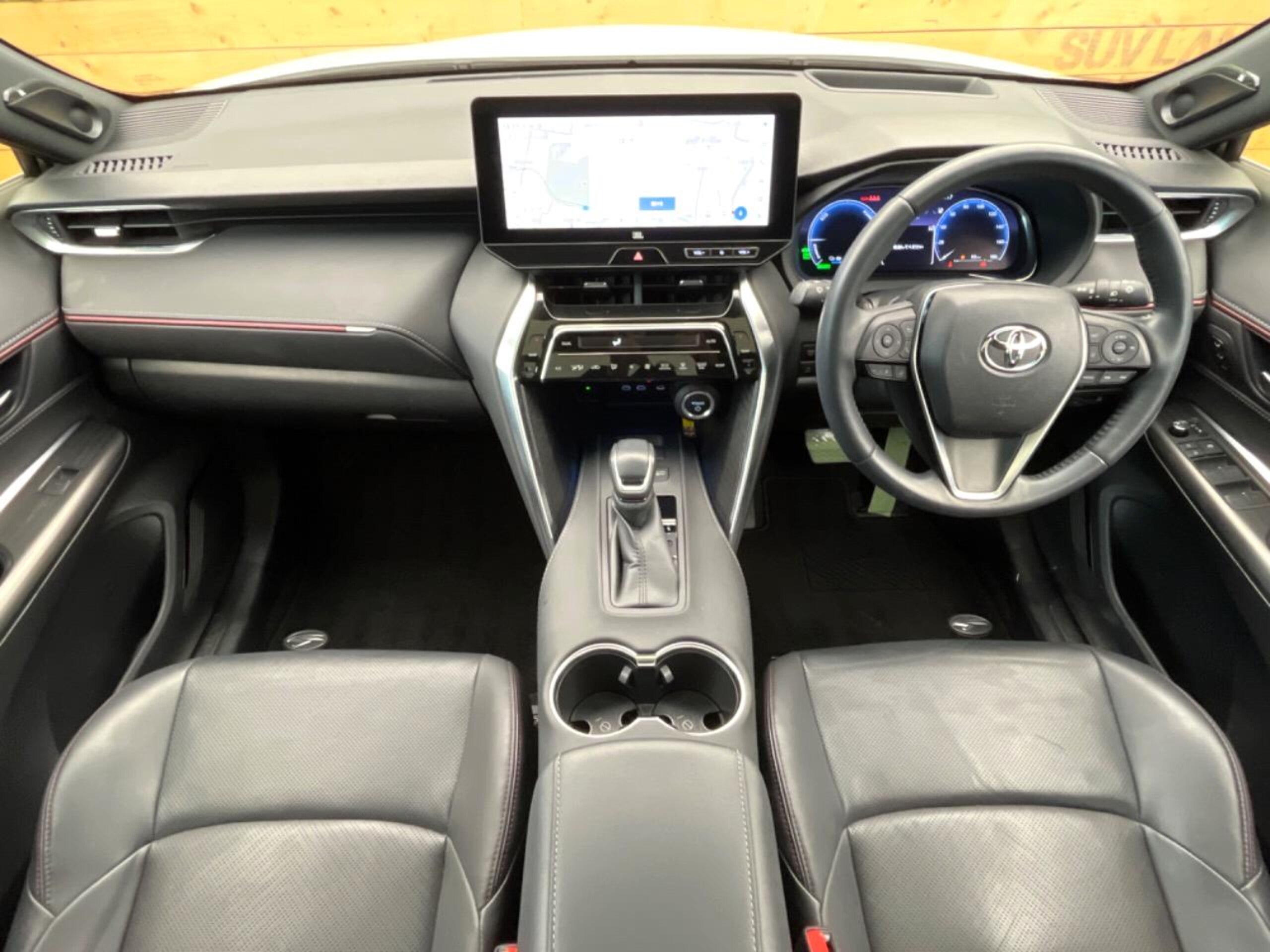 2023 Toyota Harrier — photo 2