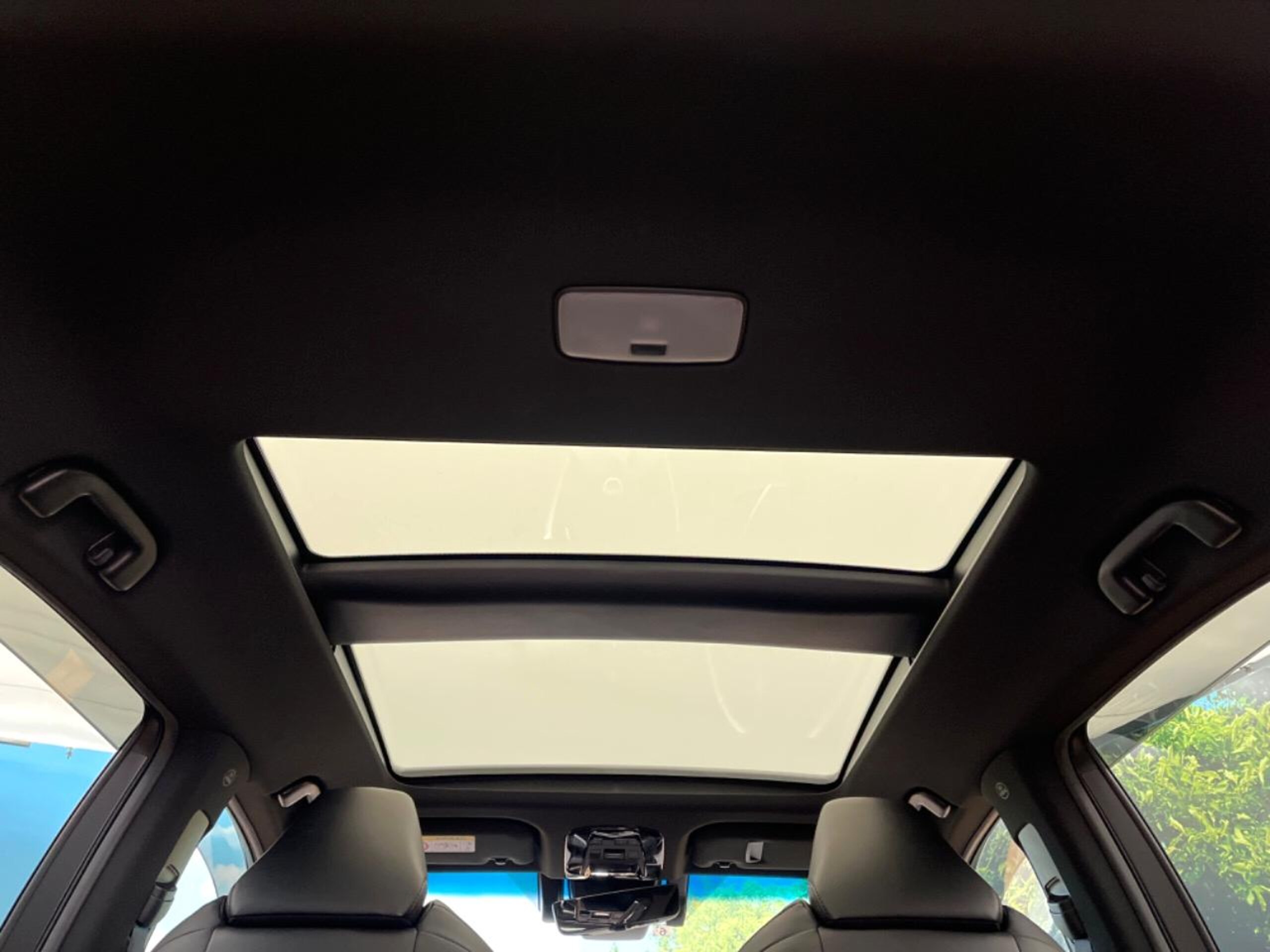 Toyota Harrier 2.5 Plug-in Hybrid Z E-Four 4WD — photo 7