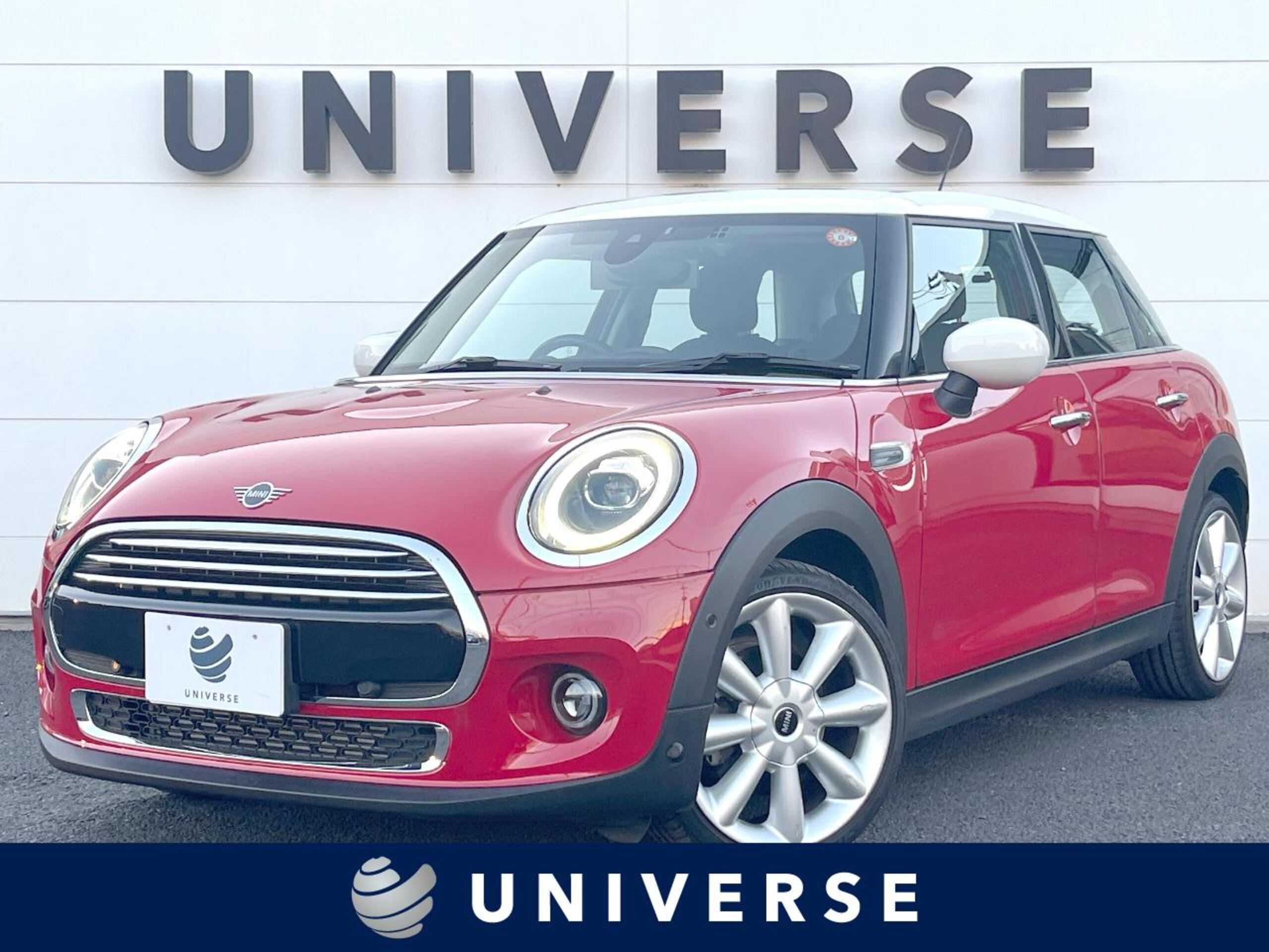 Mini Cooper D 5-Door with Camera/Parking Assist Package, Pepper Package, LED Headlights/Union Jack LED Taillights, Factory Navigation, Front Seat Heaters, 18-inch Alloy Wheels, ETC, Non-Smoking (Chili Red Solid)