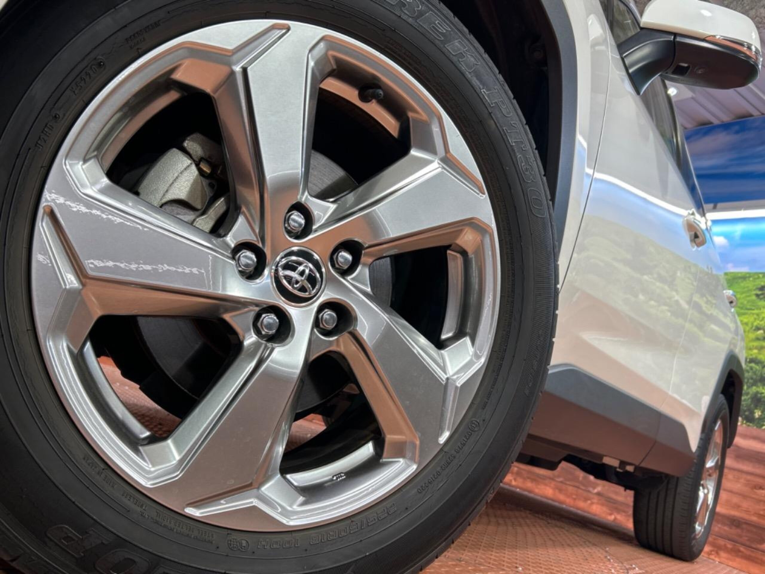 Toyota RAV4 2.5 Hybrid G E-Four 4WD — photo 8