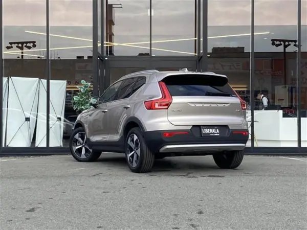 Volvo XC40 Ultimate B4 AWD 4WD — photo 9