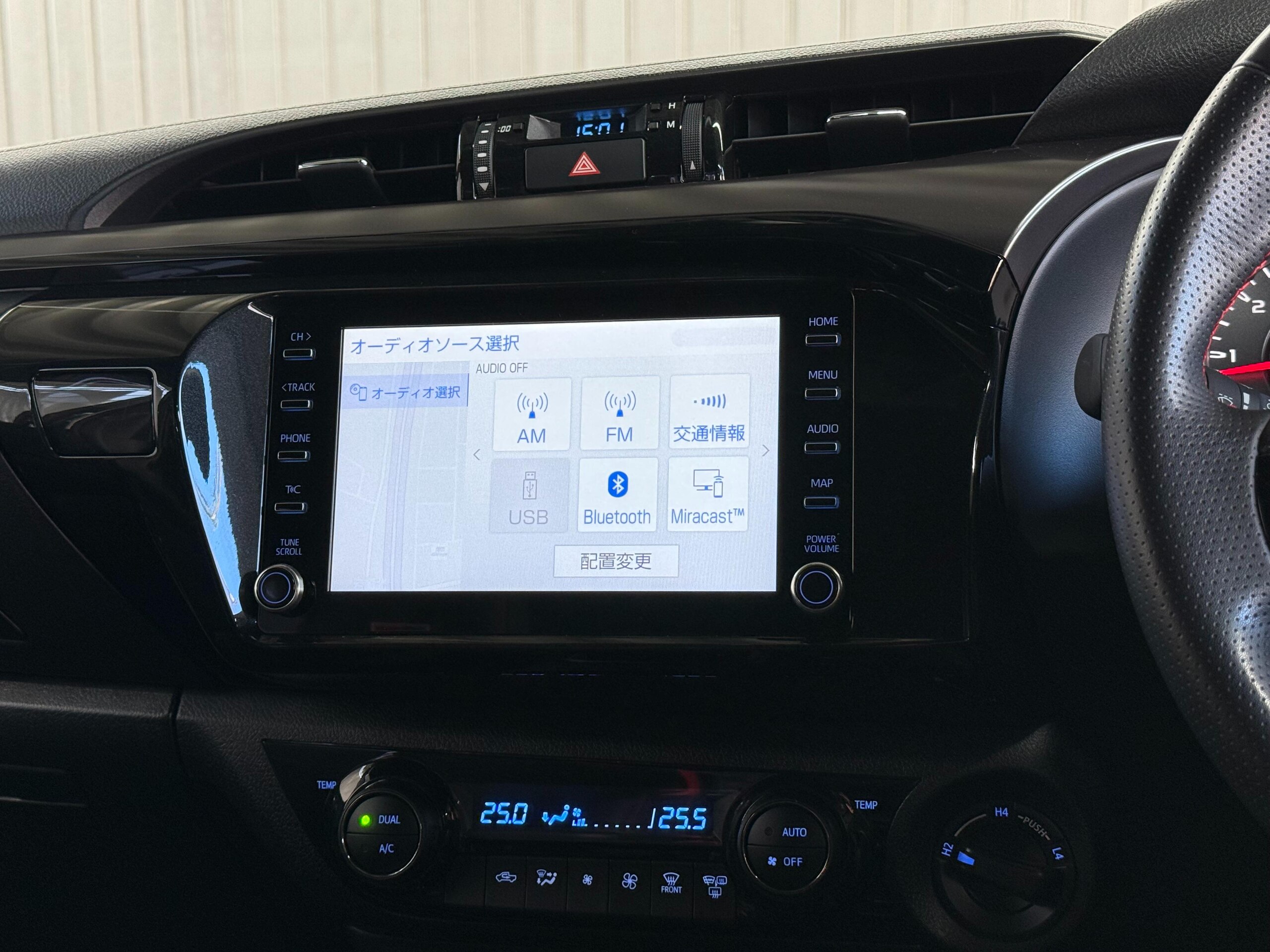 2022 Toyota Hilux — photo 3