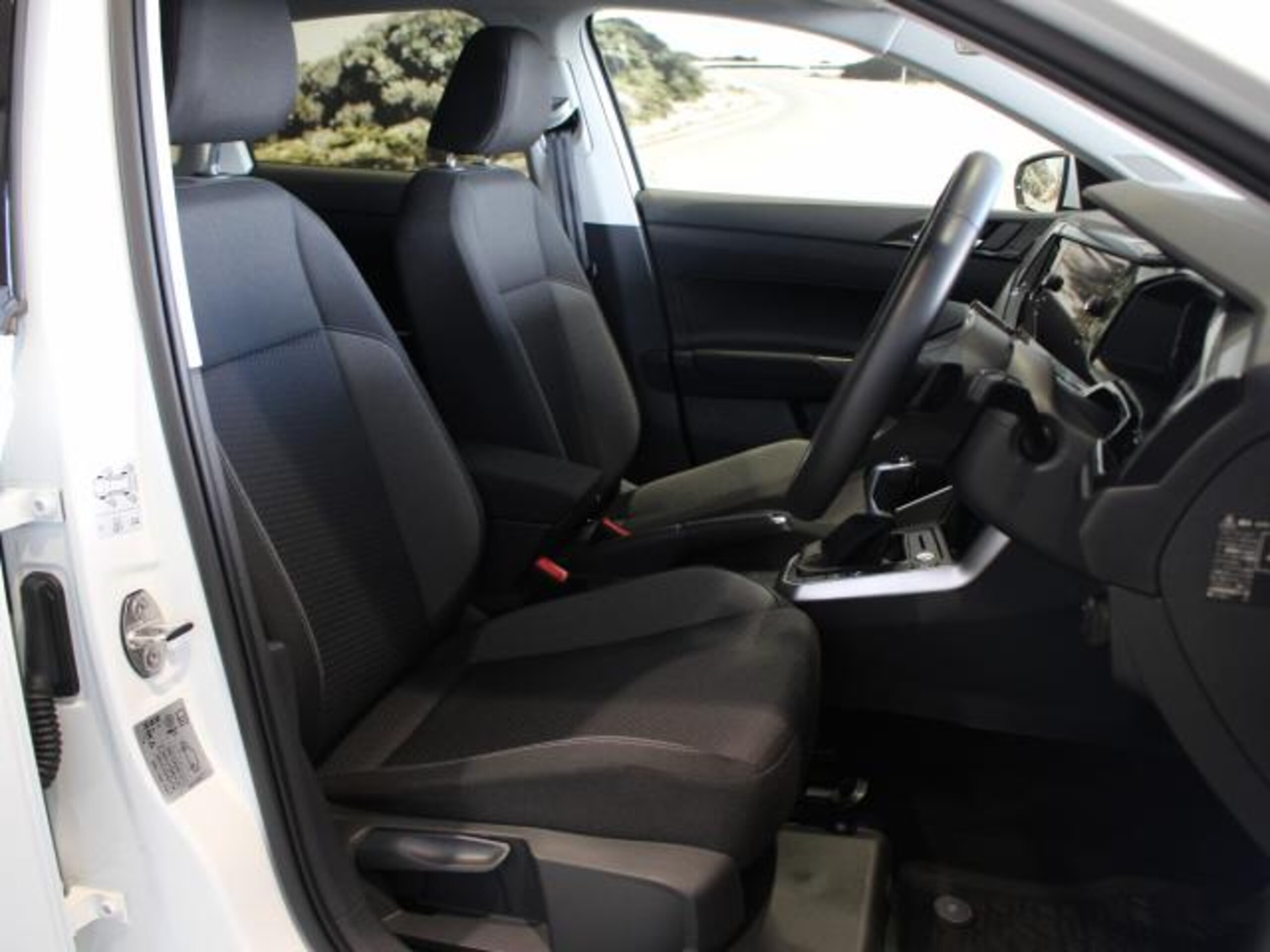 Volkswagen Polo TSI Active — photo 9