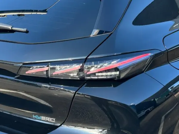 Peugeot 308 GT Hybrid PHEV — photo 9
