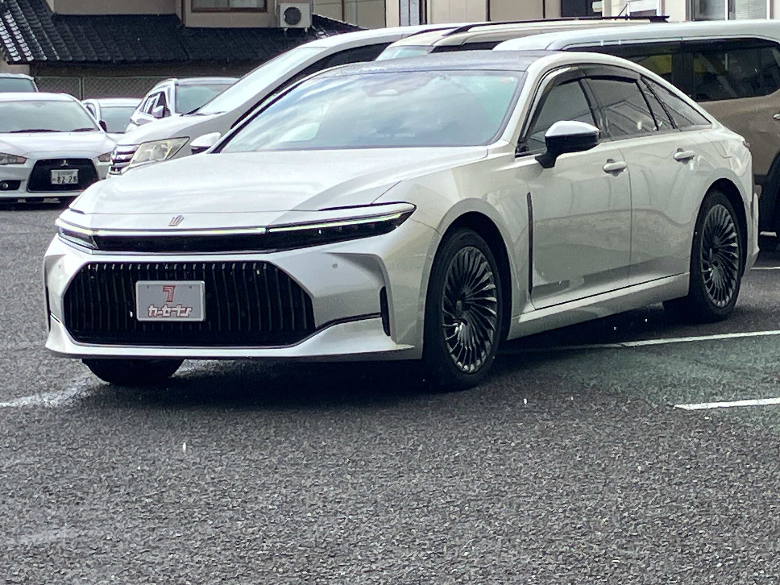 2025 Toyota Crown — photo 2