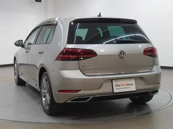 2019 Volkswagen Golf — photo 3