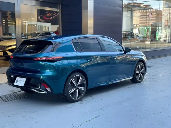 2025 Peugeot 308 — photo 3