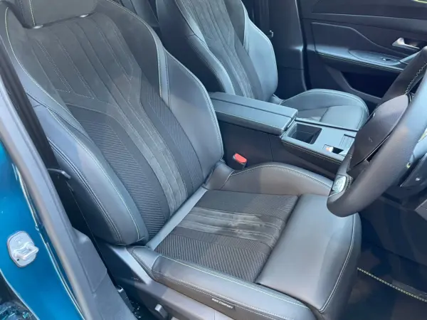 Peugeot 308GT Hybrid — photo 8