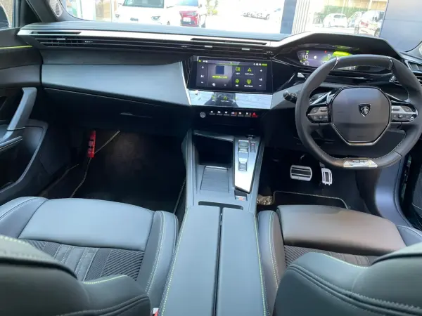 Peugeot 308GT Hybrid — photo 9