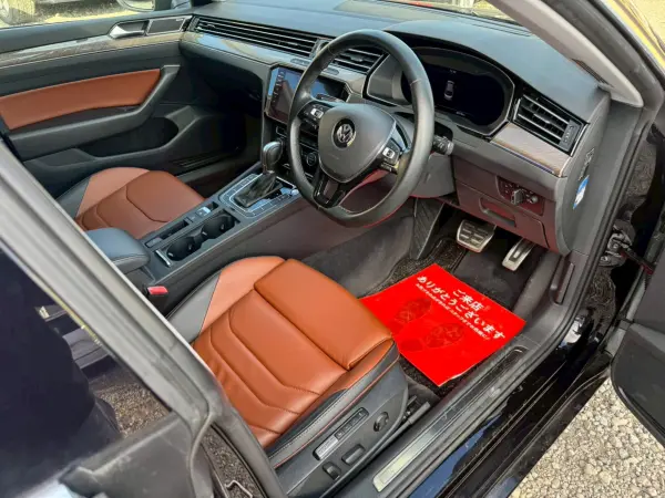 Volkswagen Arteon TSI 4Motion Elegance 4WD Sunroof/Brown Leather Seats/DYNAUDIO ETC 2.0/Bluetooth/Seat Heaters/Paddle Shift/Steering Remote/USB/AUX/360 Camera/Power Back Door (Deep Black Pearl Effect) — photo 7