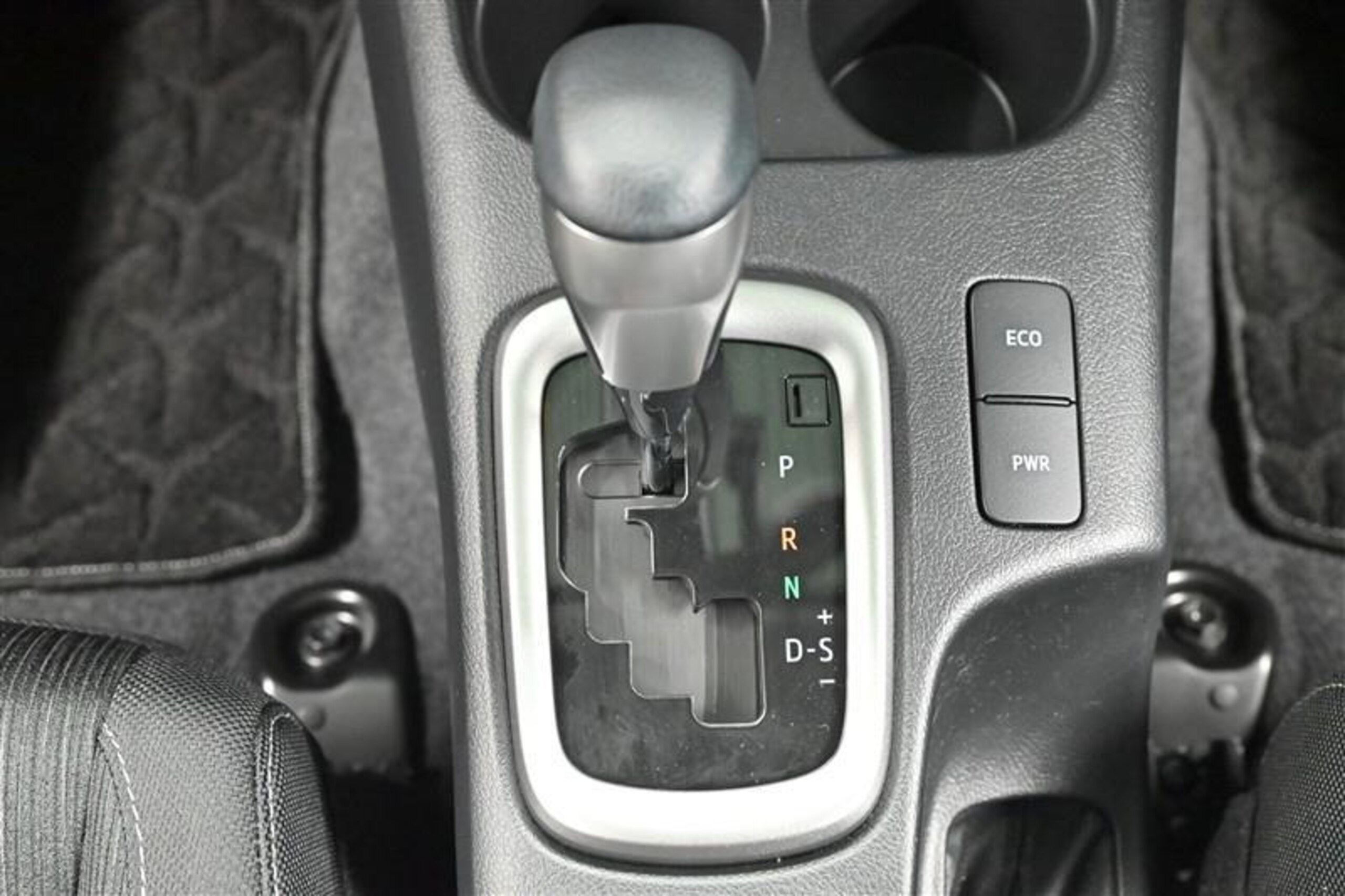 Toyota Hilux 2.4 Z Revo Rocco Edition Diesel Turbo 4WD — photo 8