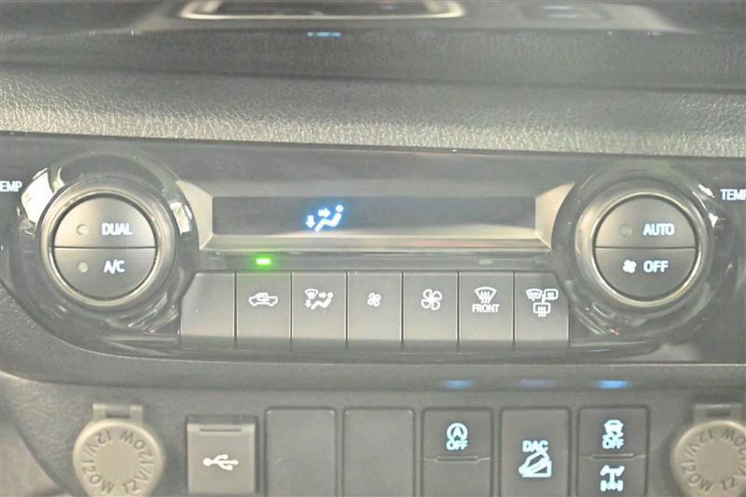 Toyota Hilux 2.4 Z Revo Rocco Edition Diesel Turbo 4WD — photo 9