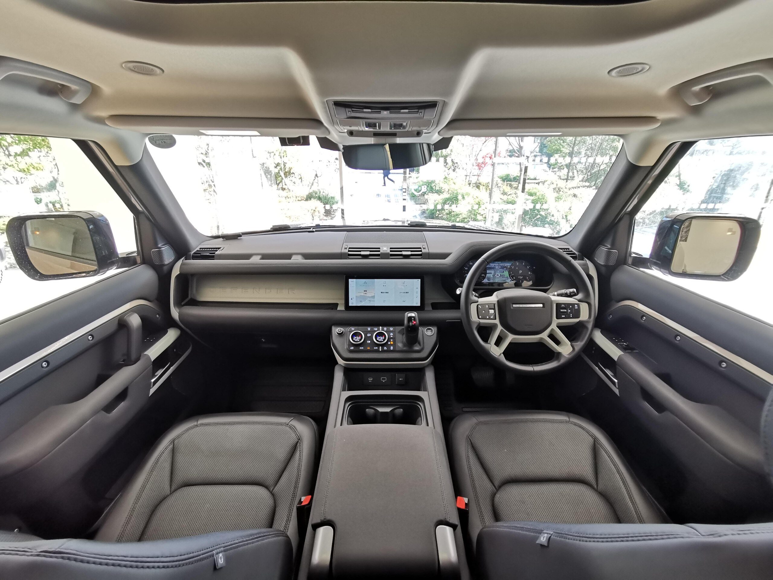 2022 Landrover Defender — photo 3