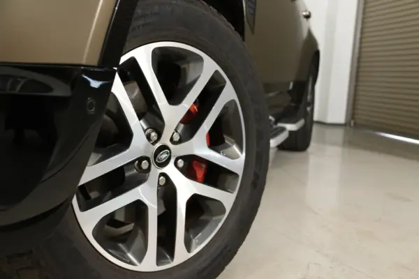 2021 Landrover Defender — photo 3