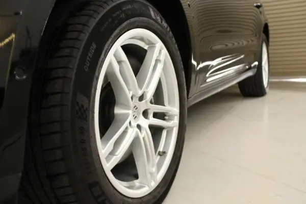 2024 Porsche Macan — photo 3