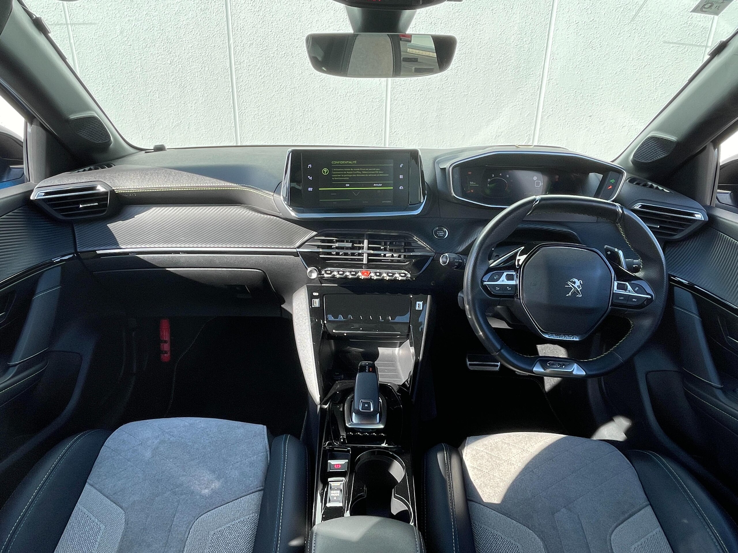 2020 Peugeot 208 — photo 2