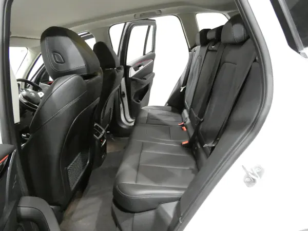 BMW X3 xDrive20i 4WD — photo 9