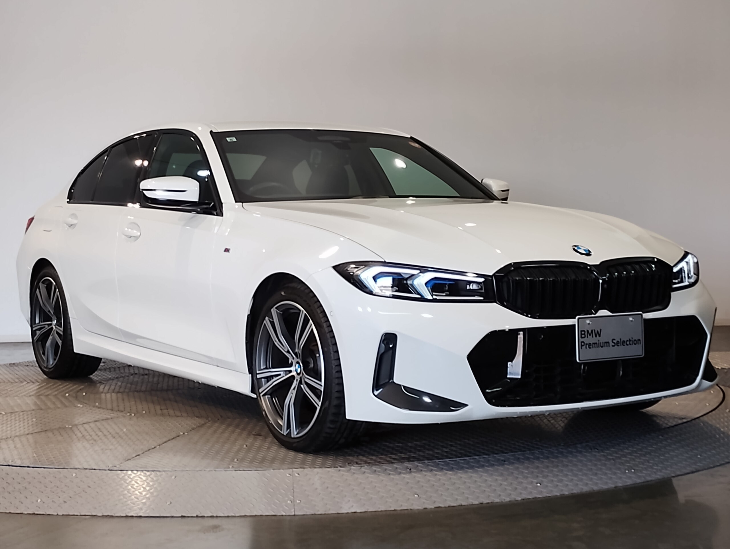 2024 Bmw 3 Series — photo 3