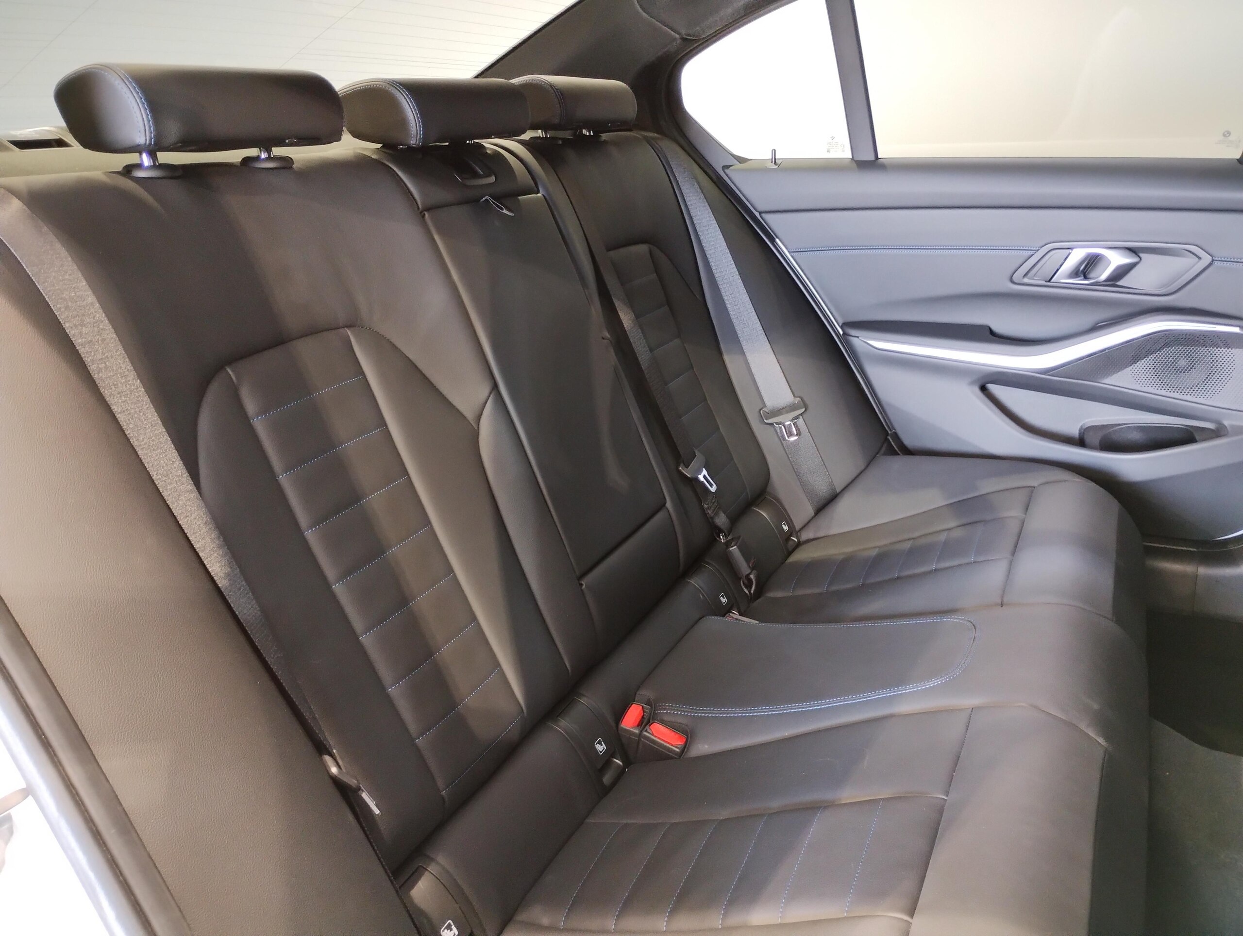 BMW 3 Series 320d xDrive M Sport Edition Shadow Diesel Turbo 4WD — photo 9