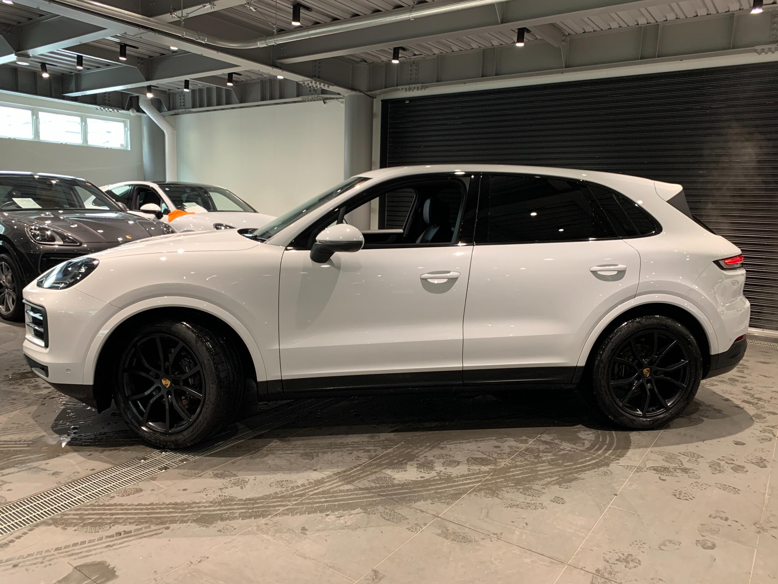 2025 Porsche Cayenne — photo 3