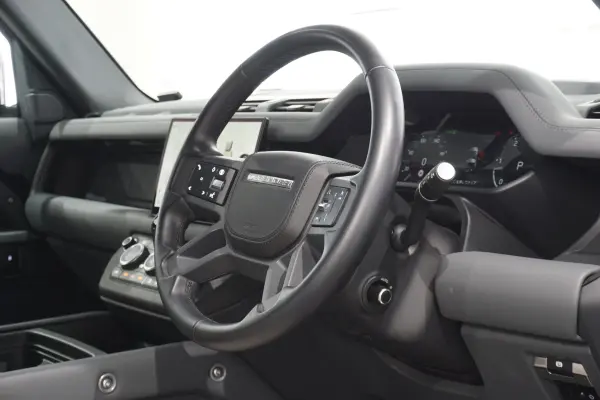 2023 Landrover Defender — photo 9 | Tuminion Kenya