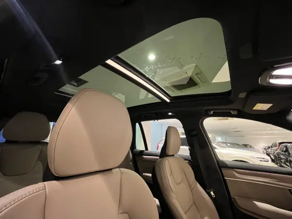 2025 Volvo Xc90 — photo 3