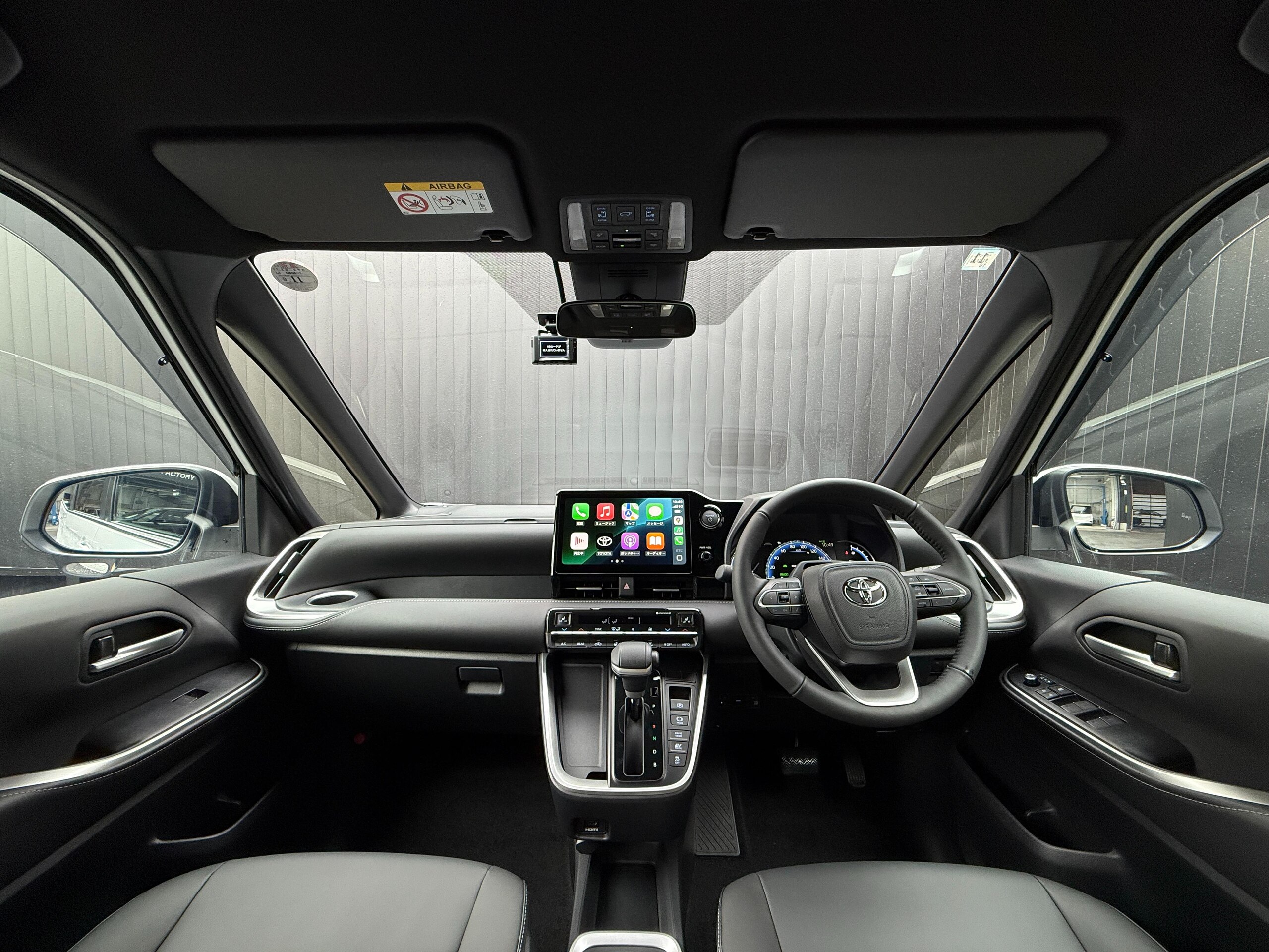 Toyota Noah 1.8 Hybrid S-Z — photo 7