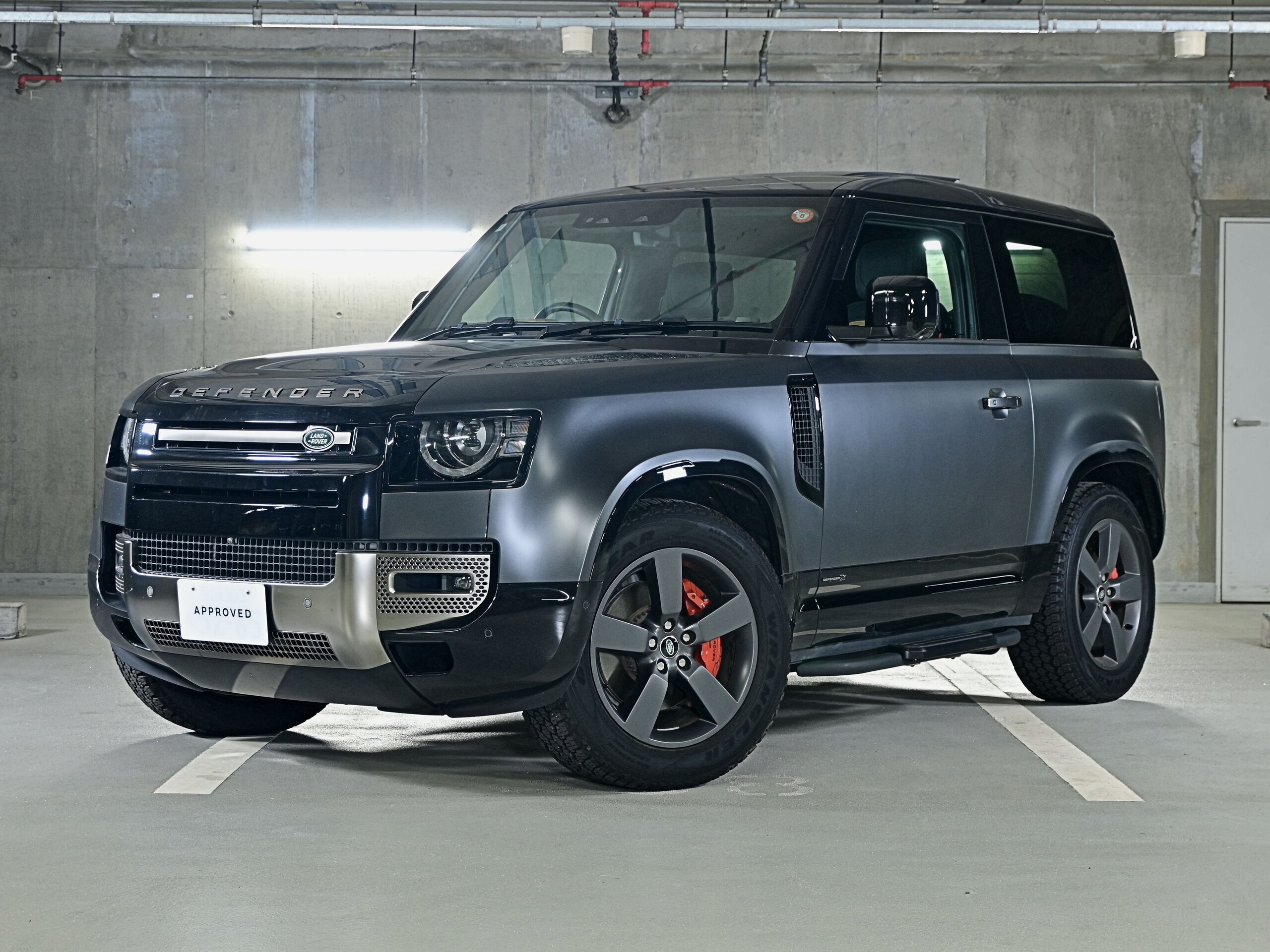 2024 Landrover Defender — photo 2